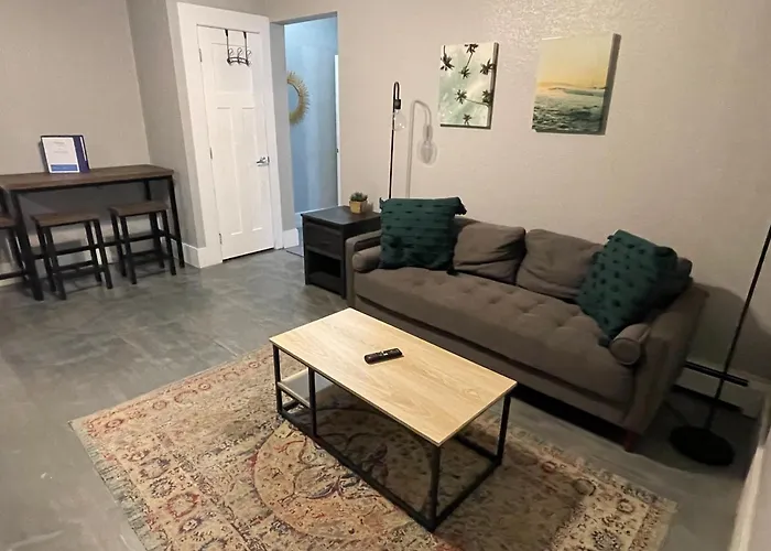 Navarre Apartments