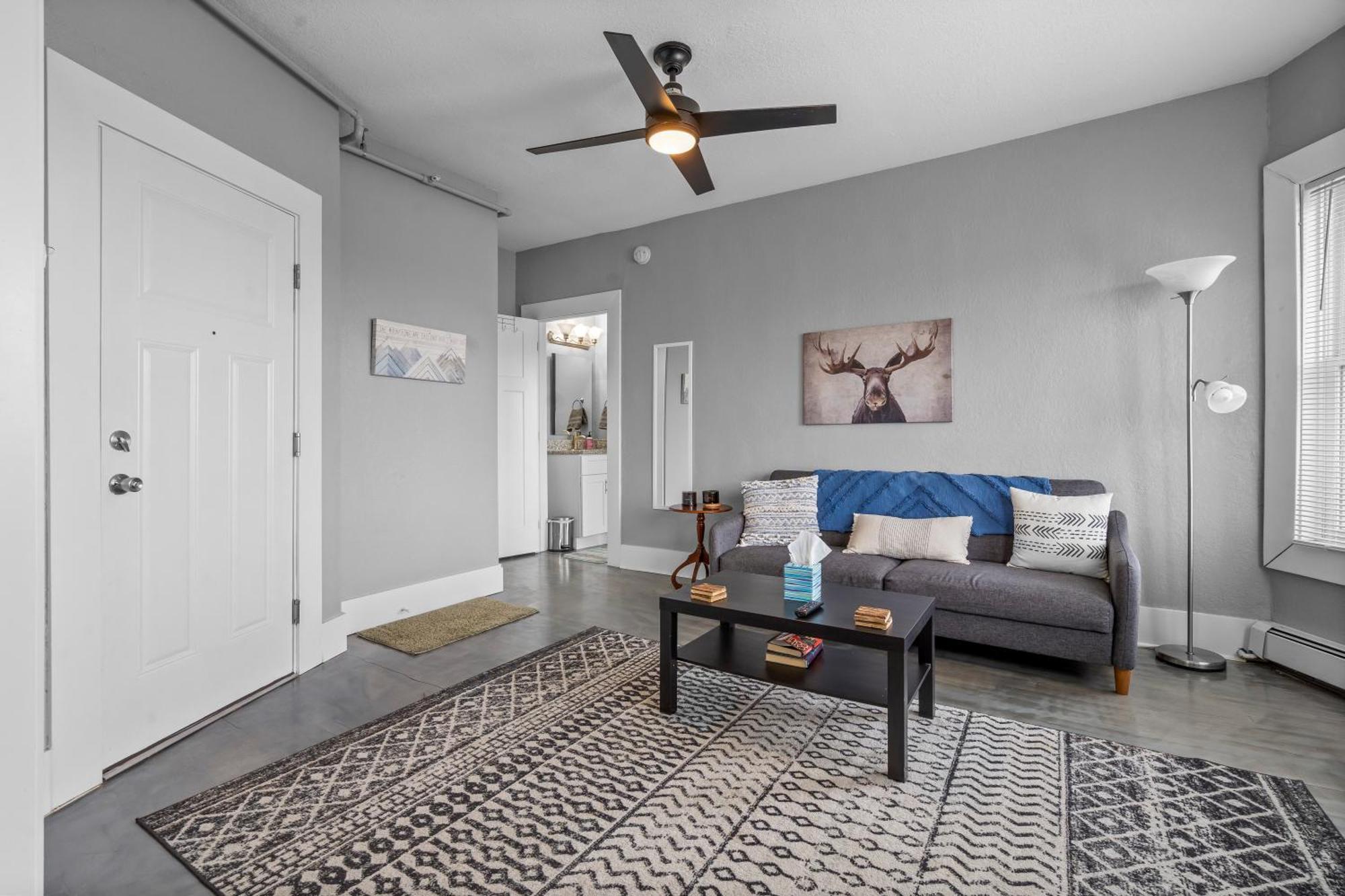 Navarre Apartment