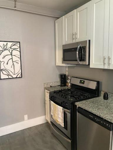 Navarre Apartment