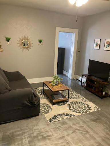 Navarre Apartment *
