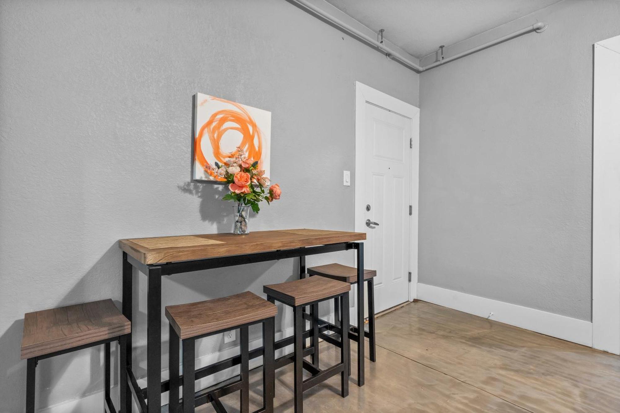 Navarre Apartment Des Moines